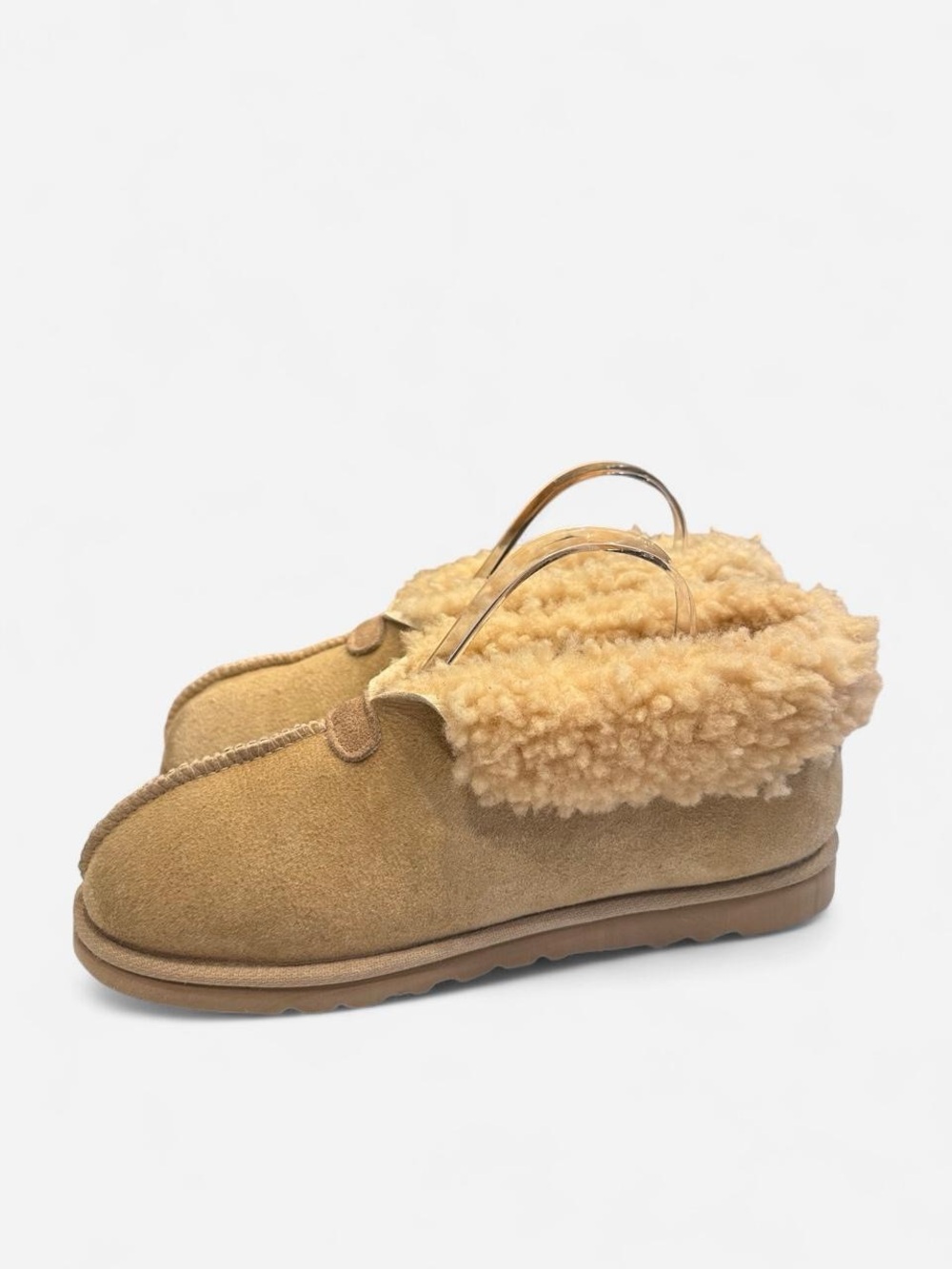 Vintage UGG Made in USA Sheepskin Slippers Women’s 8 Men’s 7 Tan Suede
